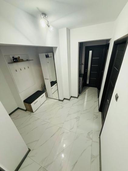 Apartament cu 2 camere decomandat în Enachiță Văcărescu