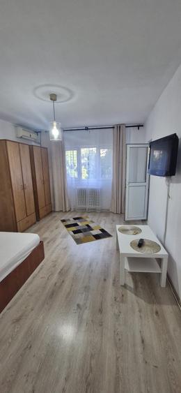 Garsonieră decomandată, mobilată în Drumul Taberei