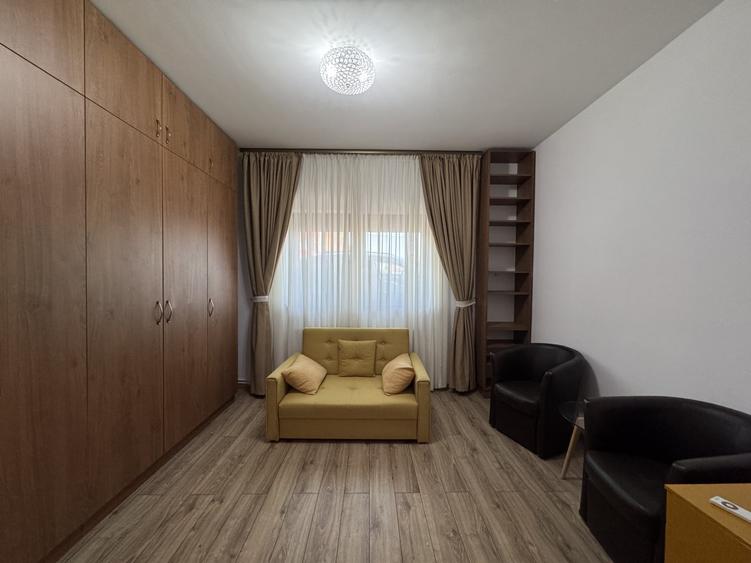 Casă individuală cu 4 camere cu Canalizare în Dumbrăvița