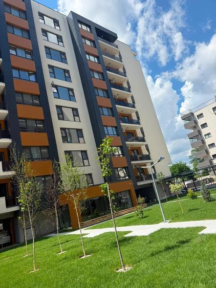 Apartament cu 2 camere semidecomandat în Apărătorii Patriei