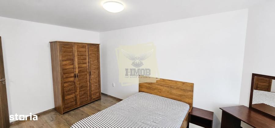 Casă cu 6 camere cu Teren 281 Mp în Tineretului