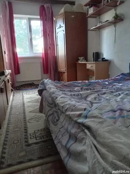 Apartament cu 3 camere decomandat în Exterior Vest