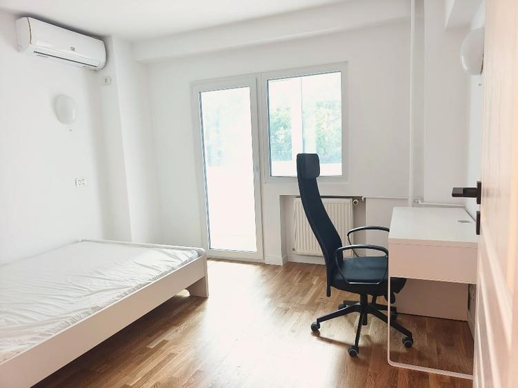 Apartament cu 4 camere decomandat, mobilat în Universitate