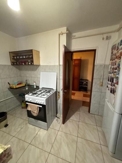Apartament cu 3 camere decomandat în Dacia