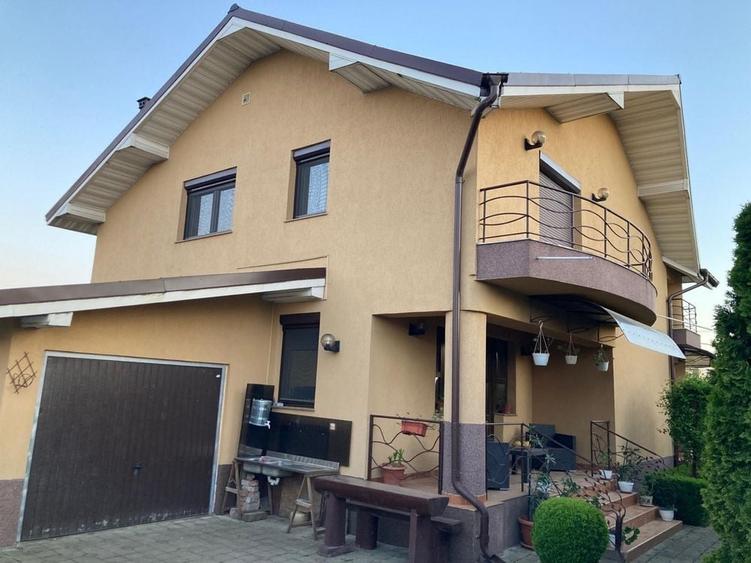 Casă cu 4 camere în Lilieci