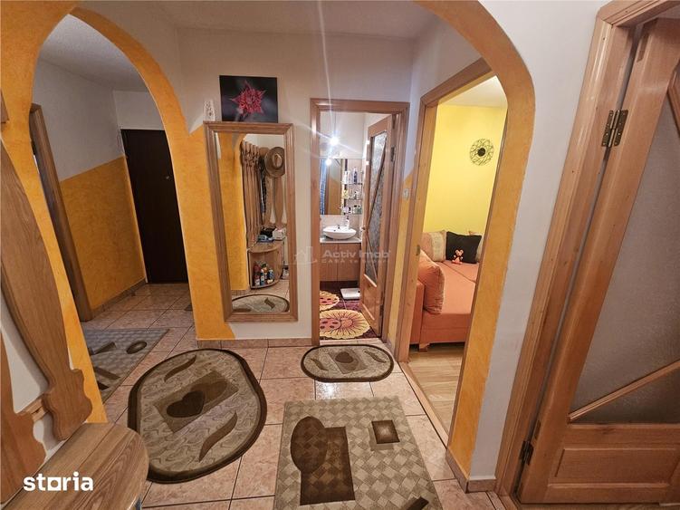 Apartament cu 3 camere decomandat în Central
