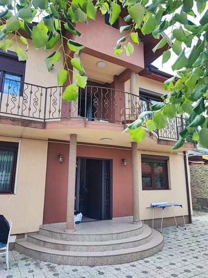 Casă individuală cu 4 camere cu Canalizare în Doamna Ghica