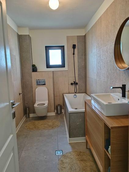 Casă cu 4 camere în Slătioarele