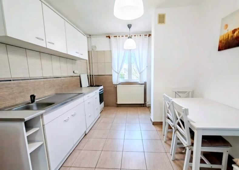 Apartament cu 2 camere decomandat în Zorilor