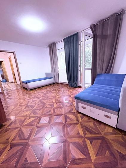 Apartament cu 4 camere semidecomandat în Circumvalațiunii