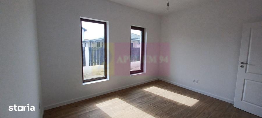 Casă cu 3 camere cu Teren 450 Mp în Săbăreni