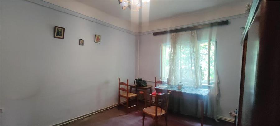 Casă cu 2 camere cu Canalizare în Central