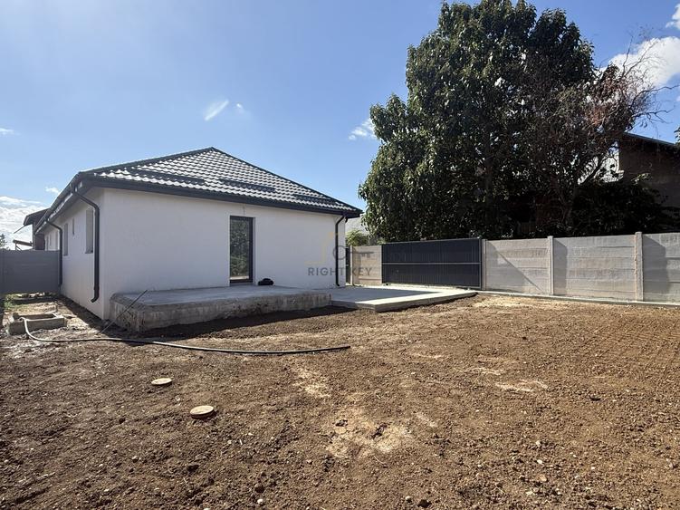 Duplex cu 3 camere cu Teren 250 Mp în Clinceni