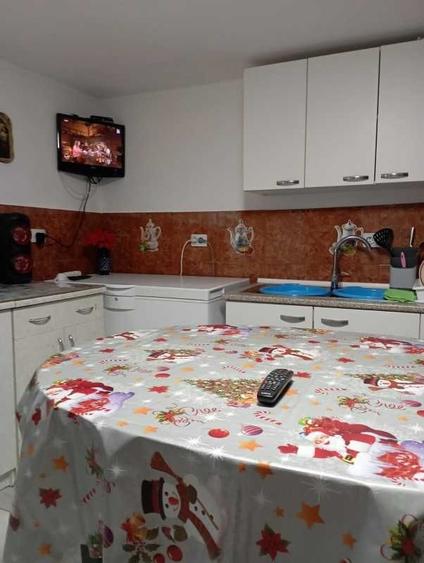 Casă cu 2 camere semidecomandat în Sârbi