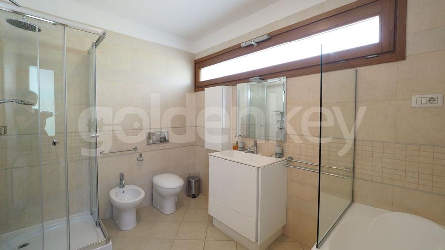 Duplex cu 5 camere cu Piscina în Iancu Nicolae