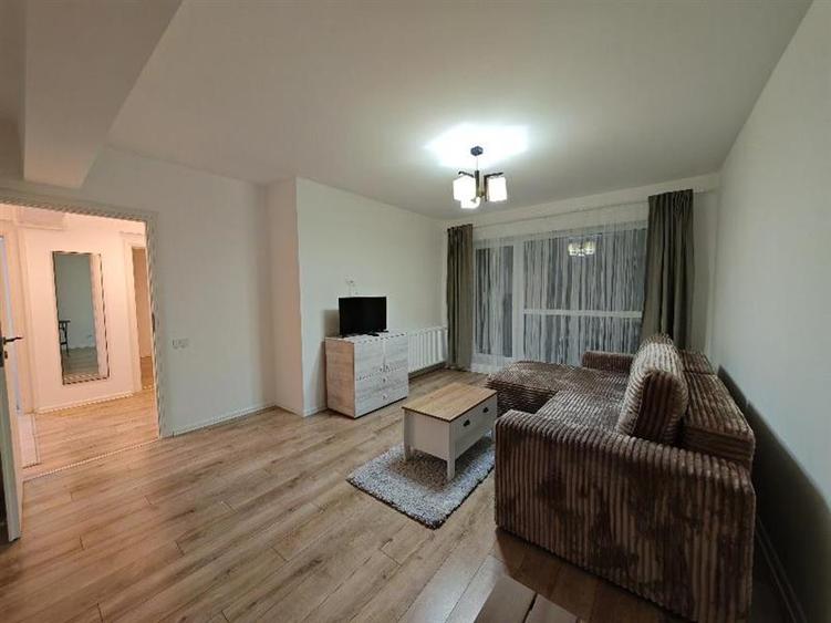 Apartament cu 2 camere decomandat, mobilat în Tractorul