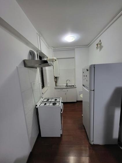 Apartament cu 2 camere semidecomandat, mobilat în Gorjului
