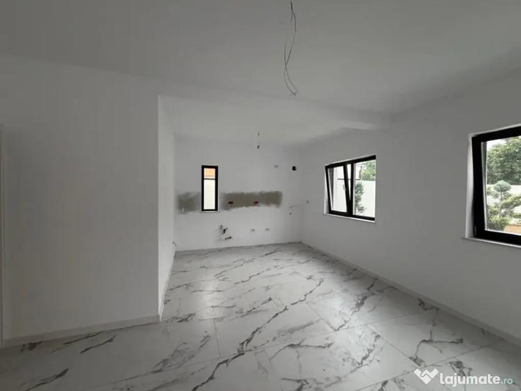 Casă cu 3 camere cu Teren 370 Mp în Central
