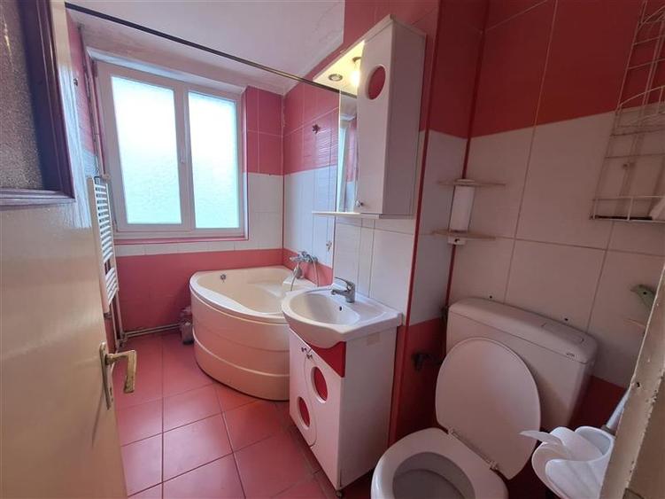 Apartament cu 3 camere decomandat în Orizont