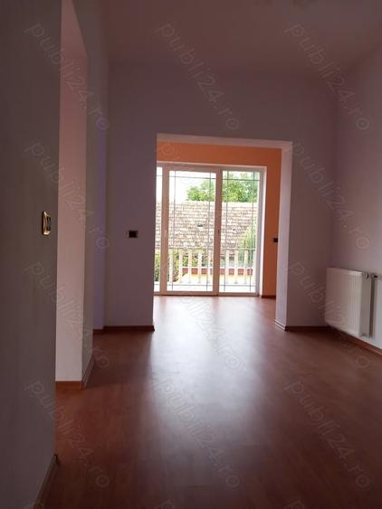Casă cu 6 camere cu Teren 2255 Mp în Cenad