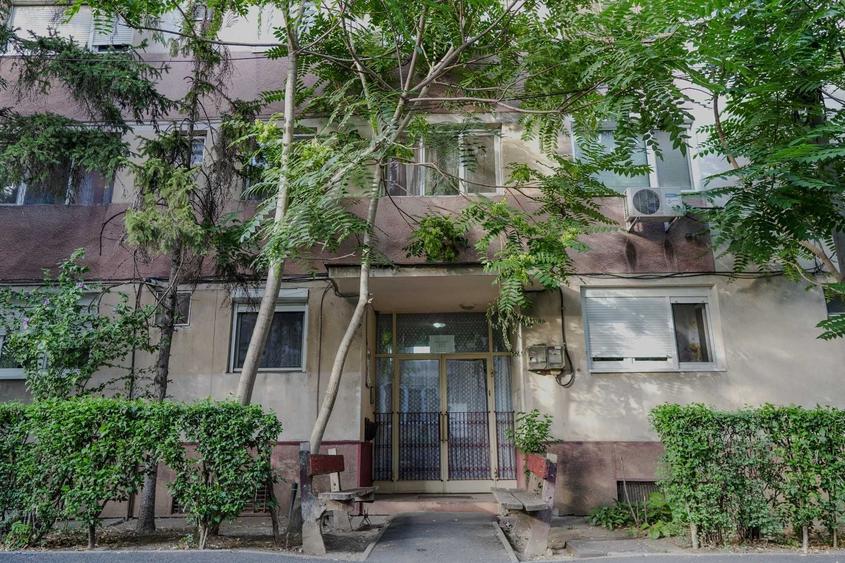 Apartament cu 4 camere semidecomandat în Șega