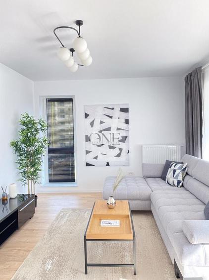 Apartament cu 3 camere decomandat în Tractorul