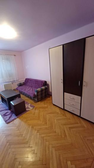 Apartament cu 2 camere decomandat în Podgoria