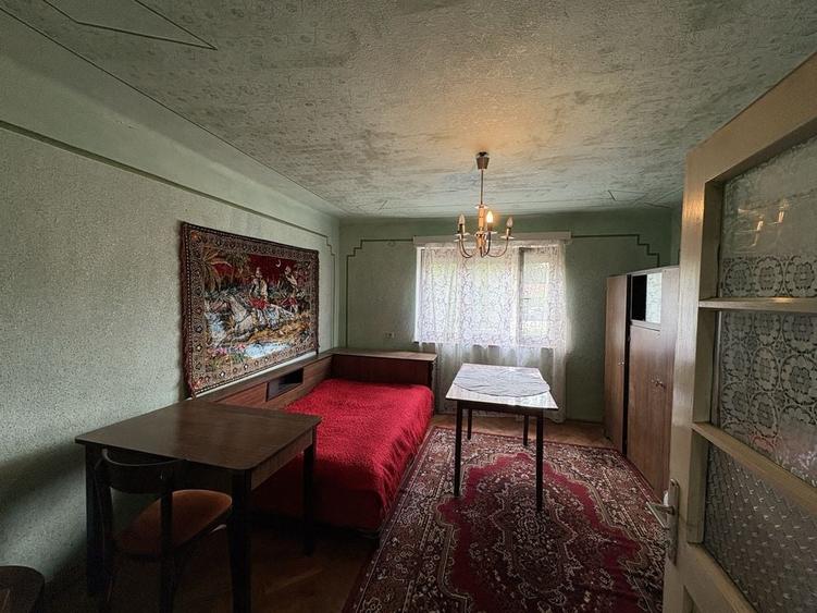 Casă cu 4 camere în Vadu Crișului