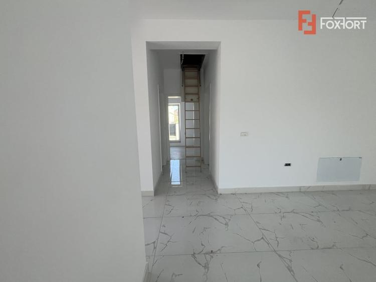 Duplex cu 4 camere cu Canalizare în Moșnița Nouă