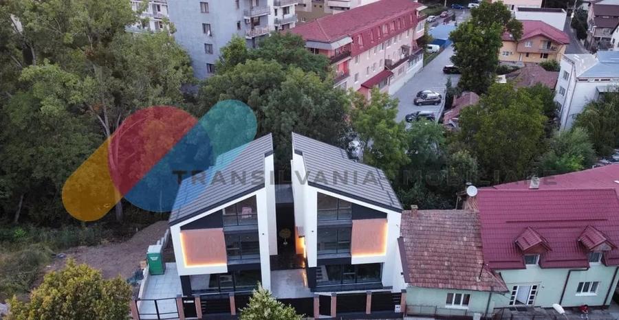 Duplex cu 5 camere cu Canalizare în Mănăștur
