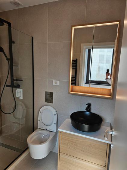 Apartament cu 3 camere semidecomandat în Bucureștii Noi