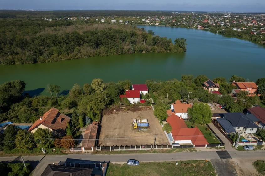 Teren Construcții intravilan de 1393 mp, în Brănești