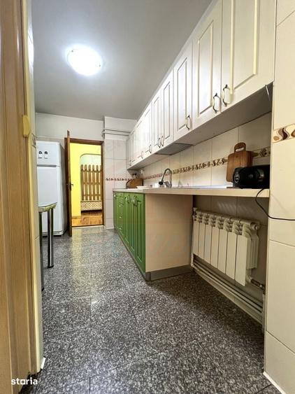 Apartament cu 4 camere decomandat în Micro 20