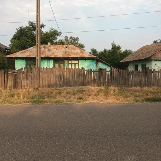 Vand doua case in satul Baltateni - 5