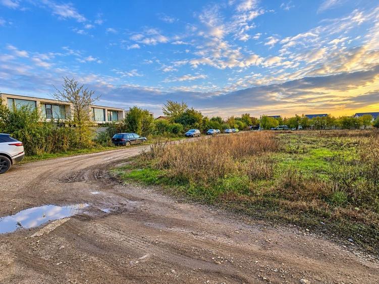 Teren Construcții intravilan de 500 mp, în Tunari
