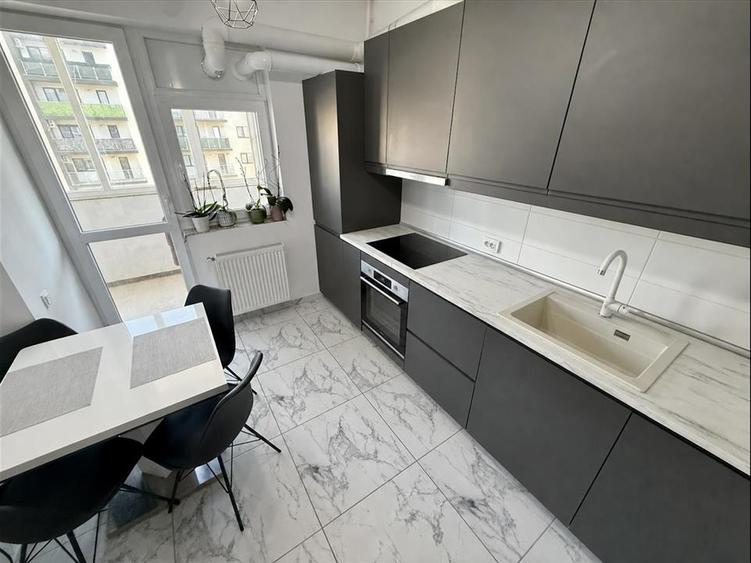 Apartament cu 2 camere decomandat, mobilat în Central