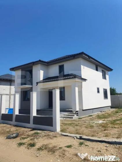 Casă cu 4 camere cu Teren 300 Mp în Preajba