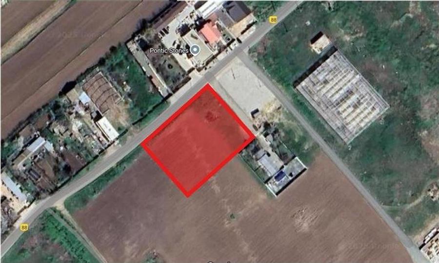 Teren Construcții intravilan de 3000 mp, în Vest