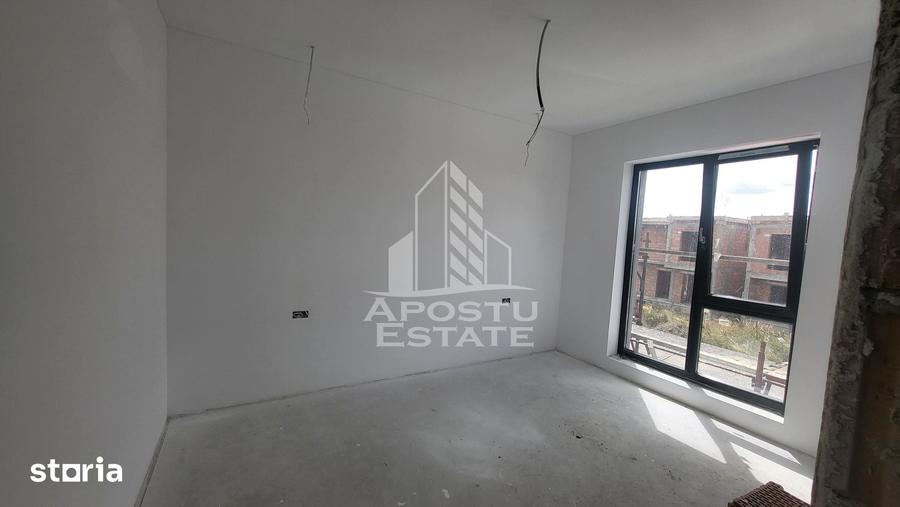 Casă cu 5 camere cu Teren 310 Mp în Săcălaz