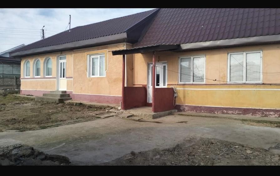 Casă cu 4 camere în Borcea
