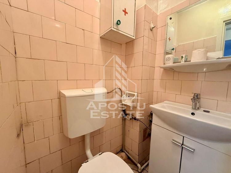 Apartament cu 4 camere semidecomandat, mobilat în Gheorghe Lazăr