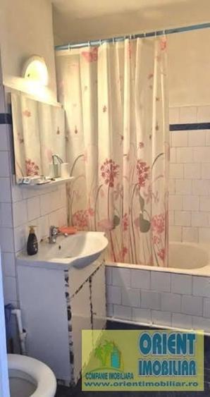 Apartament cu 2 camere decomandat în Casa de Cultură