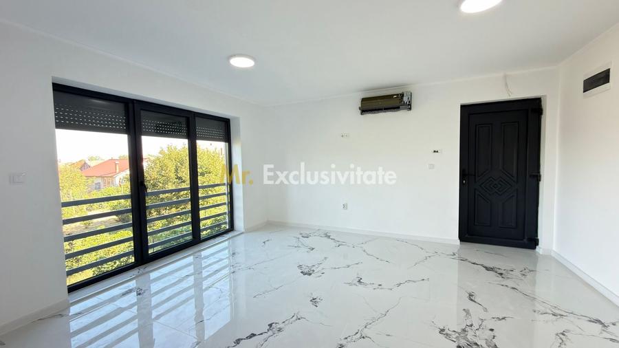 Apartament cu 3 camere semidecomandat în Sud-Vest