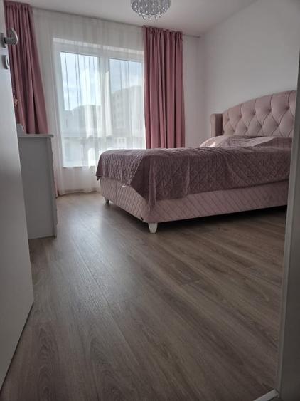 Apartament cu 2 camere, mobilat în Tractorul