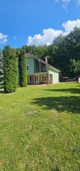 Casă cu 4 camere cu Teren 900 Mp în Central