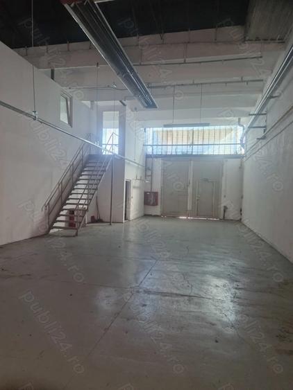 Spațiu comercial, de 1,000 mp, în Central