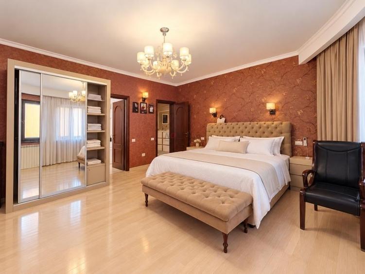 Casă cu 8 camere cu Teren 900 Mp în Bragadiru