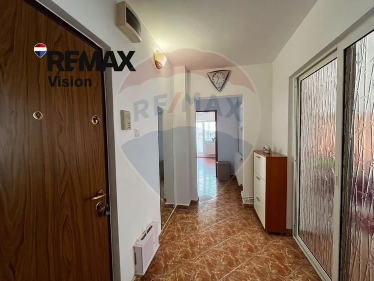 Apartament cu 2 camere decomandat, mobilat în Calea București