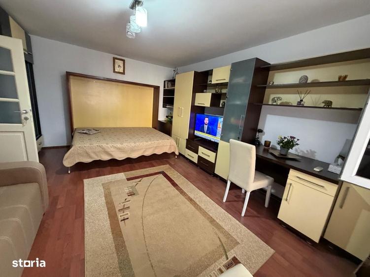 Garsonieră decomandată în Vitan