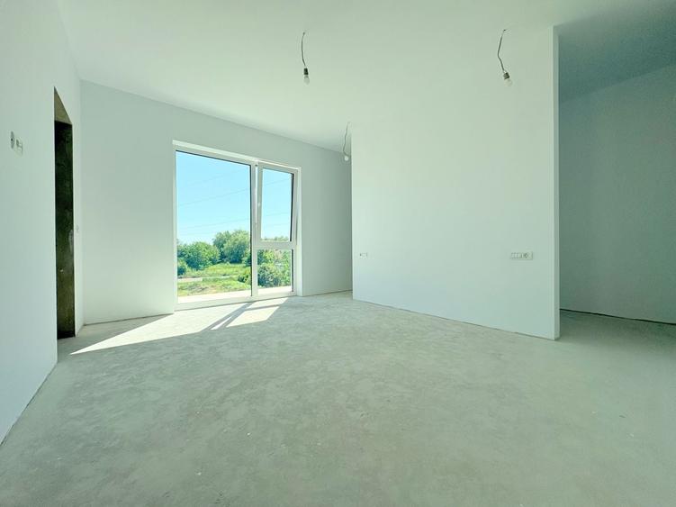 Duplex cu 5 camere cu Canalizare în Dumbrăvița